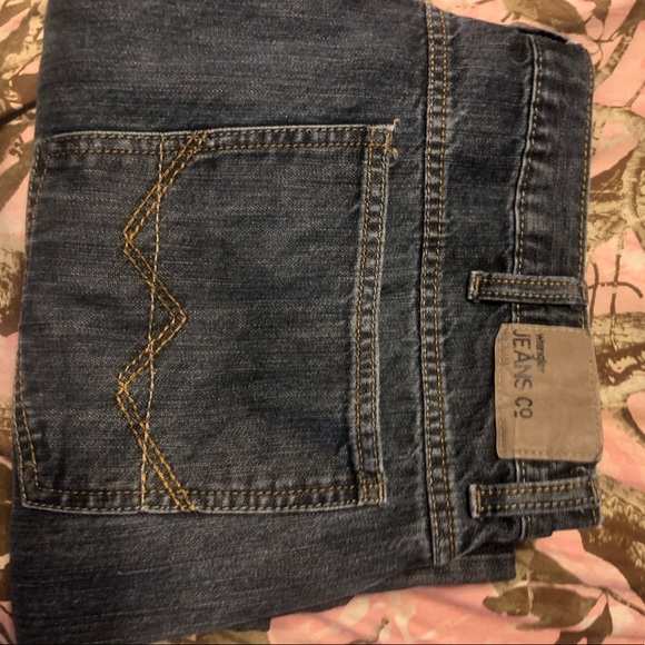 Wrangler Jeans - Picture 2 of 2